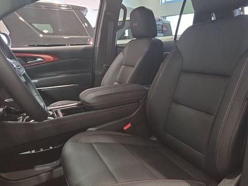 New 2026 Chevrolet Traverse Z71 w/ Driver Confidence Package image 12