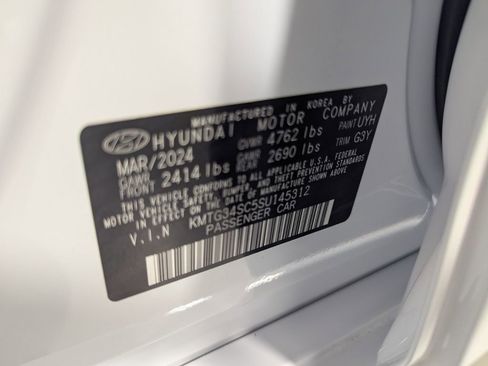 Used 2025 Genesis G70 2.5T w/ Sport Prestige Package RWD image 29