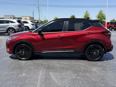 Certified 2022 Nissan Kicks SR FWD image 11