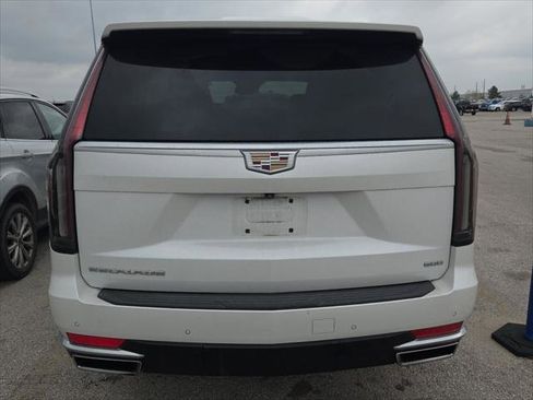 Used 2021 Cadillac Escalade Luxury image 7