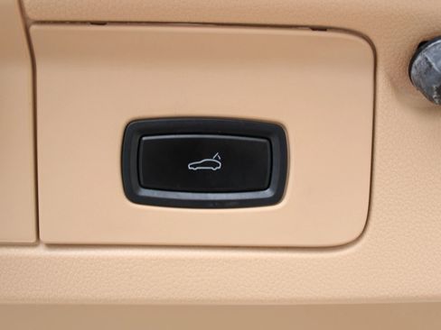 Used 2012 Porsche Panamera 4 image 36