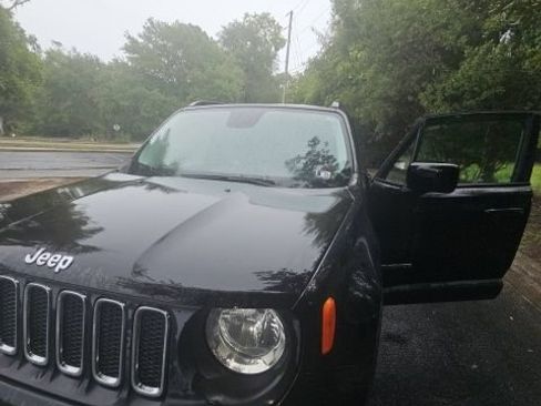 Used 2015 Jeep Renegade Latitude w/ Popular Equipment Group AWD/4WD image 15