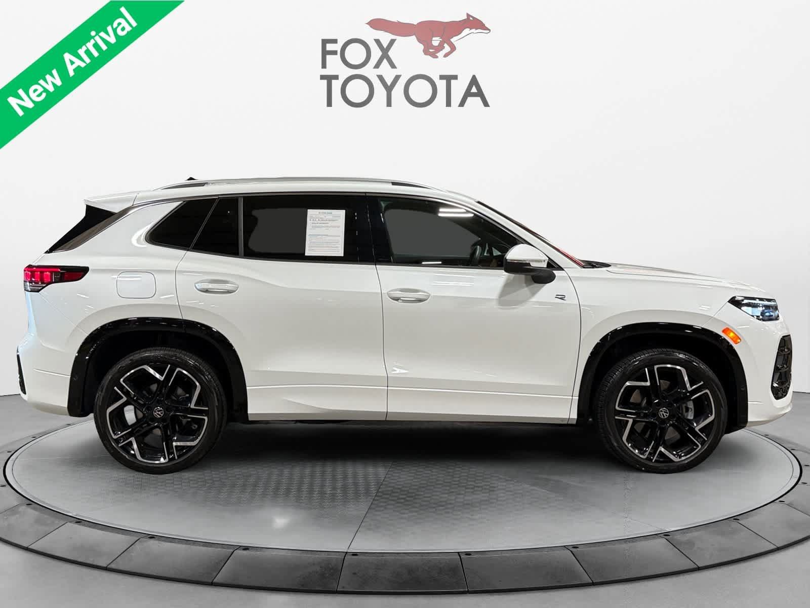 Used 2025 Volkswagen Tiguan SEL R-Line AWD/4WD image 7