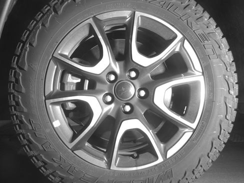 Used 2025 Jeep Compass Trailhawk image 12