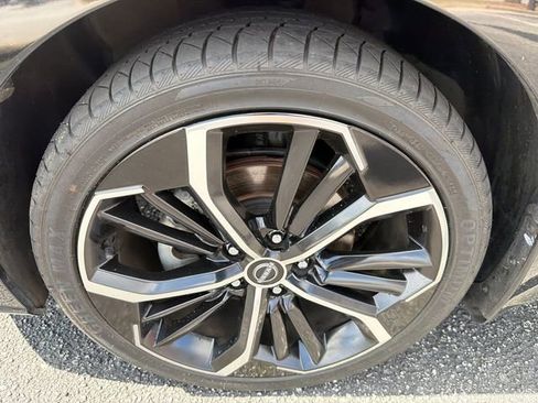 Used 2023 Nissan Altima 2.5 SR w/ SR Premium Package image 11