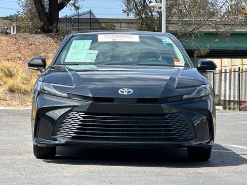 Used 2025 Toyota Camry LE FWD image 7