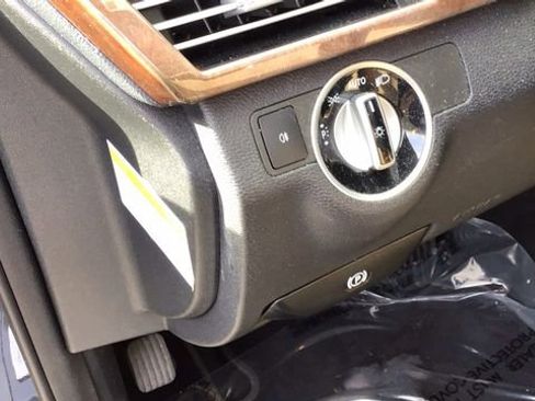 Used 2013 Mercedes-Benz E 350 4MATIC Sedan image 18