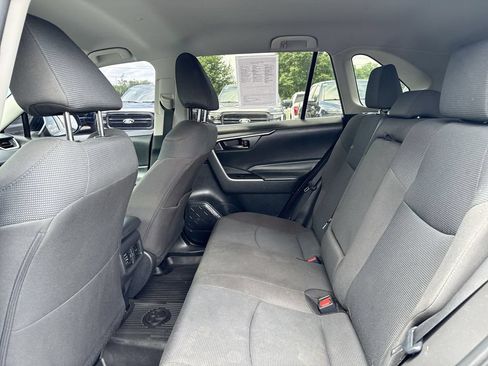 Used 2022 Toyota RAV4 LE AWD/4WD image 25