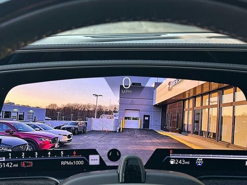 Used 2022 Cadillac Escalade Premium Luxury image 19