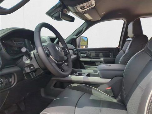 New 2026 RAM 2500 Laramie AWD/4WD image 3