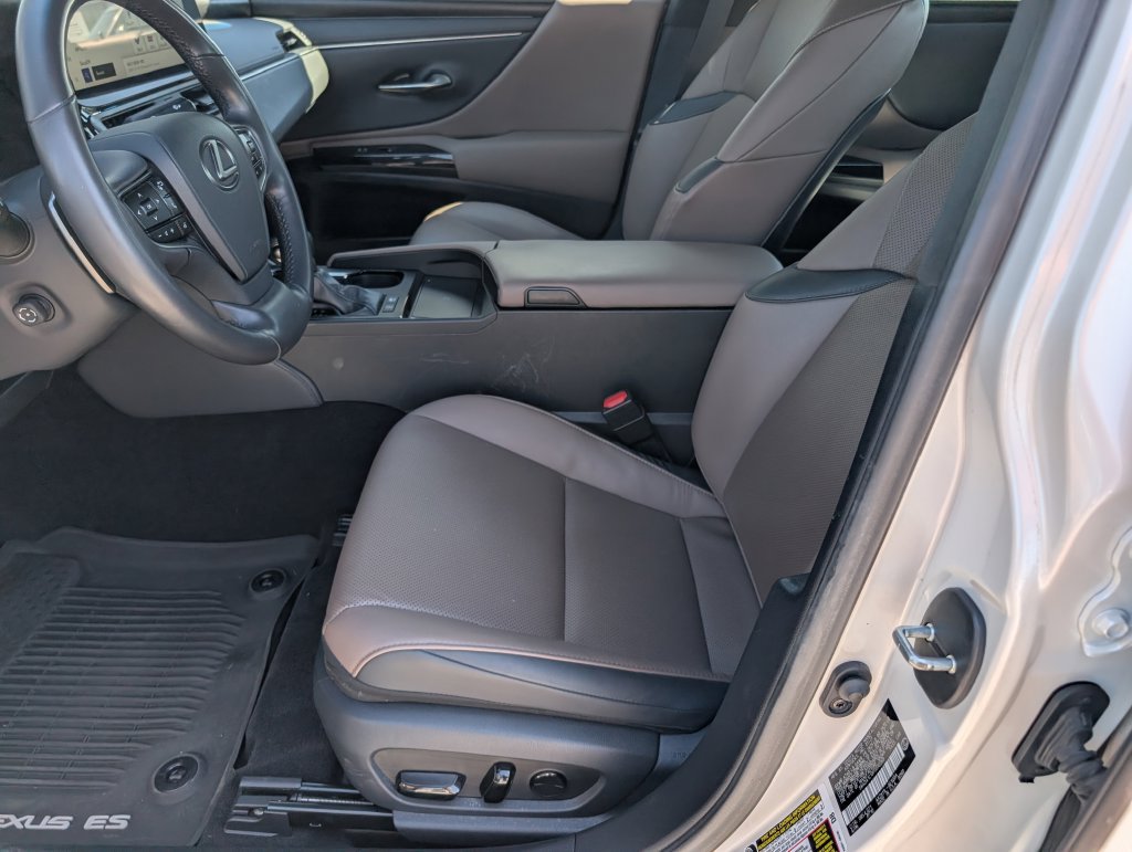 Used 2023 Lexus ES 300h w/ Premium Package FWD image 12