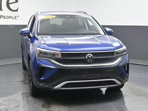 Used 2023 Volkswagen Taos SE w/ Panoramic Sunroof Package FWD image 52