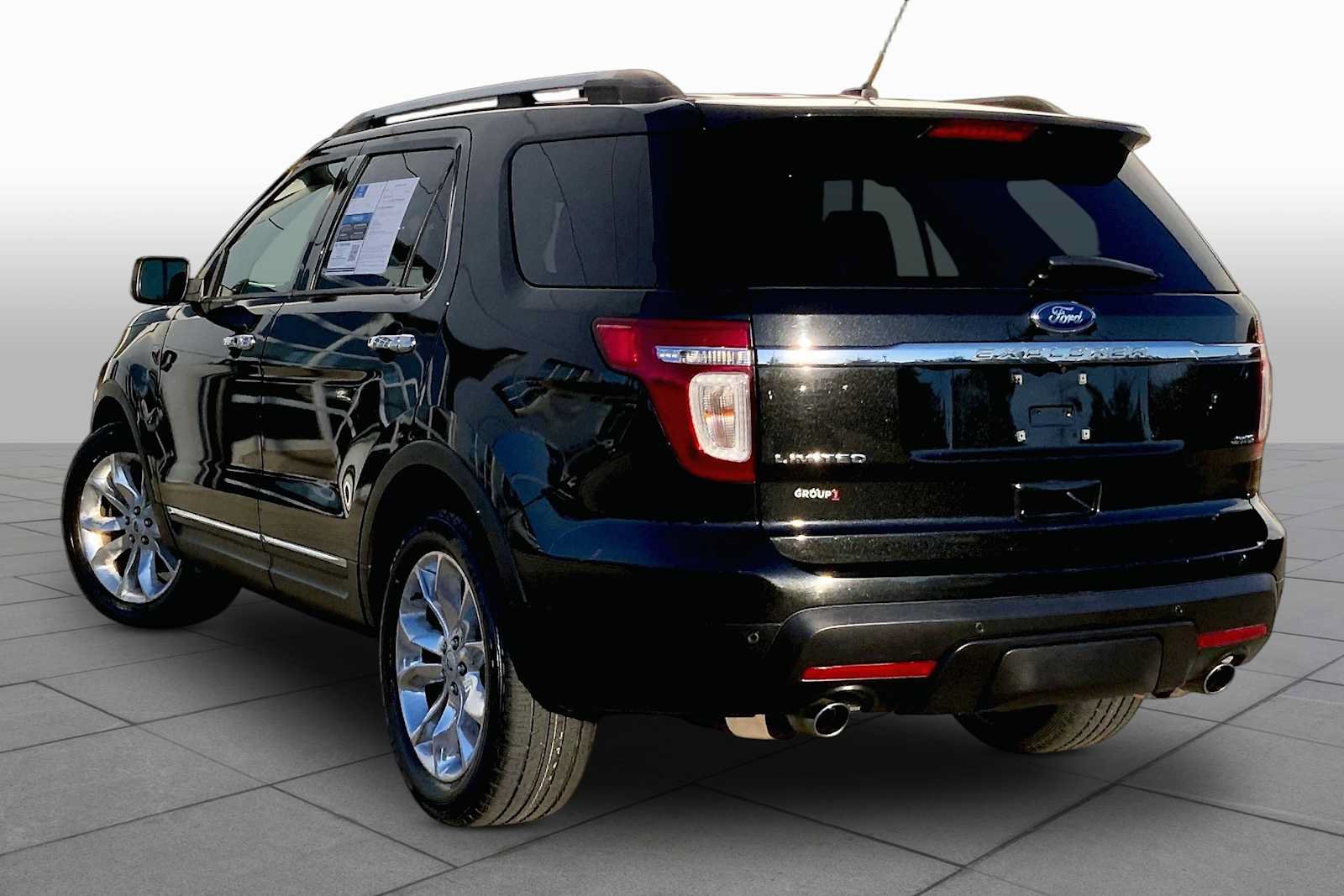 Used 2015 Ford Explorer Limited w/ Equipment Group 302A AWD/4WD image 11