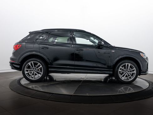 New 2025 Audi Q3 2.0T Premium w/ Convenience Package AWD/4WD image 3
