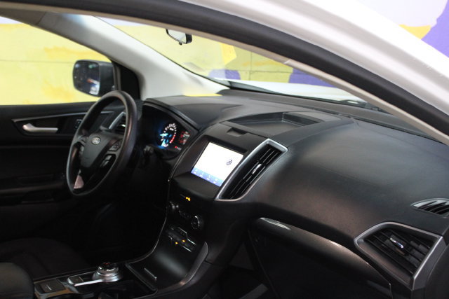 Used 2020 Ford Edge SE AWD/4WD image 12