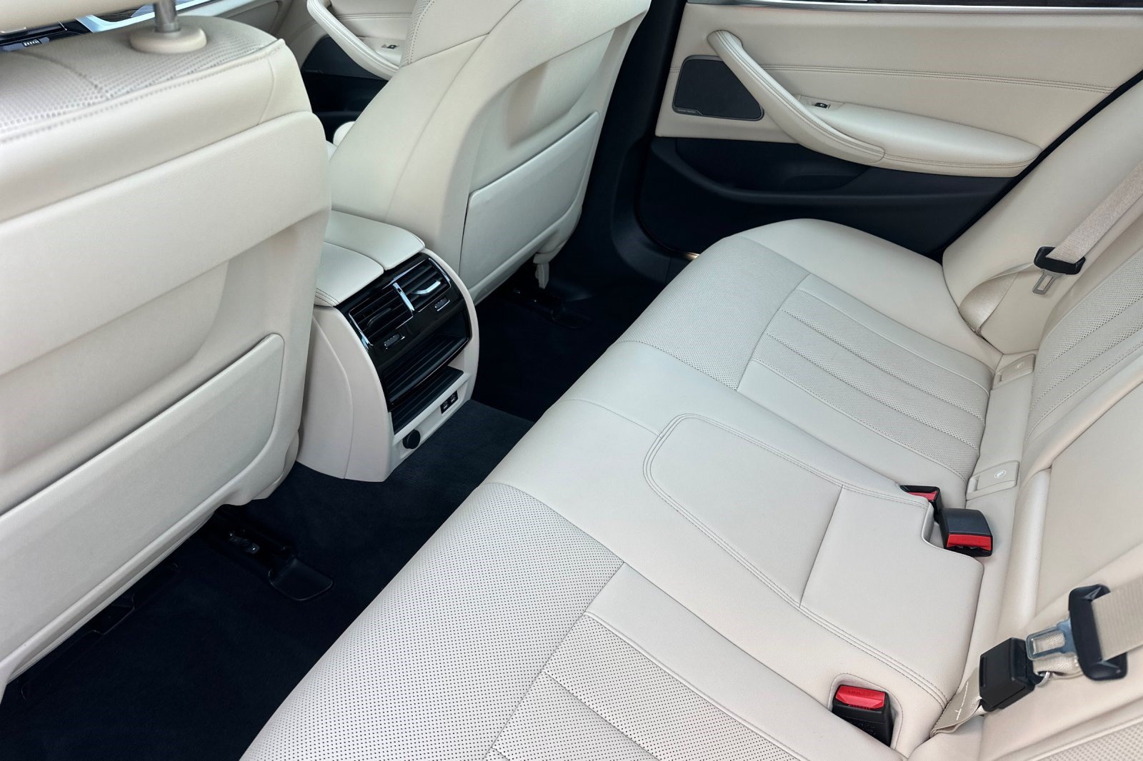 Certified 2023 BMW 540i w/ Premium Package RWD image 15
