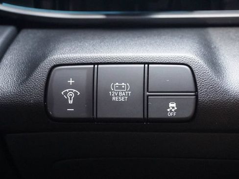Used 2025 Hyundai Elantra SEL FWD image 27