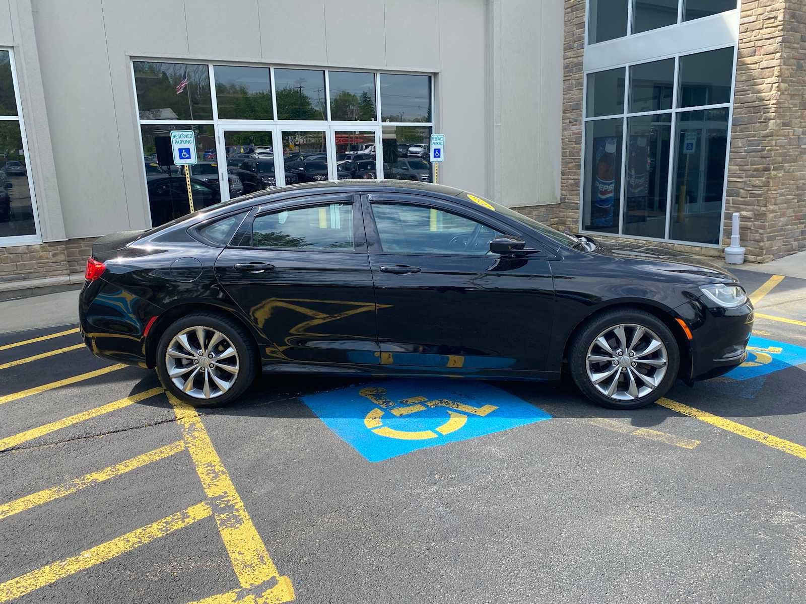 Used 2015 Chrysler 200 S FWD image 14