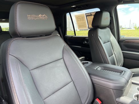 Used 2022 Chevrolet Tahoe High Country w/ Premium Package AWD/4WD image 35
