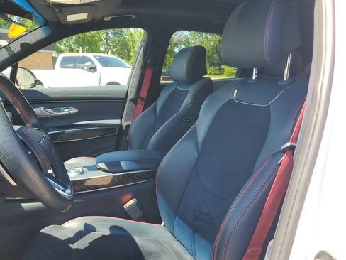 Used 2022 Genesis GV70 3.5T Sport w/ Sport Prestige Package AWD/4WD image 18