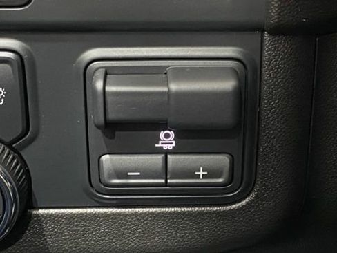 Used 2025 Chevrolet Tahoe Z71 w/ Comfort Package image 34