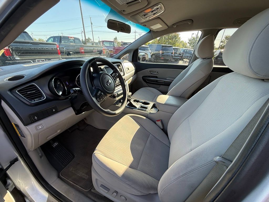 Used 2020 Kia Sedona LX FWD image 10