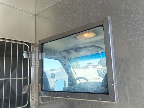 Used 2004 Ford E-250 and Econoline 250 RWD image 6