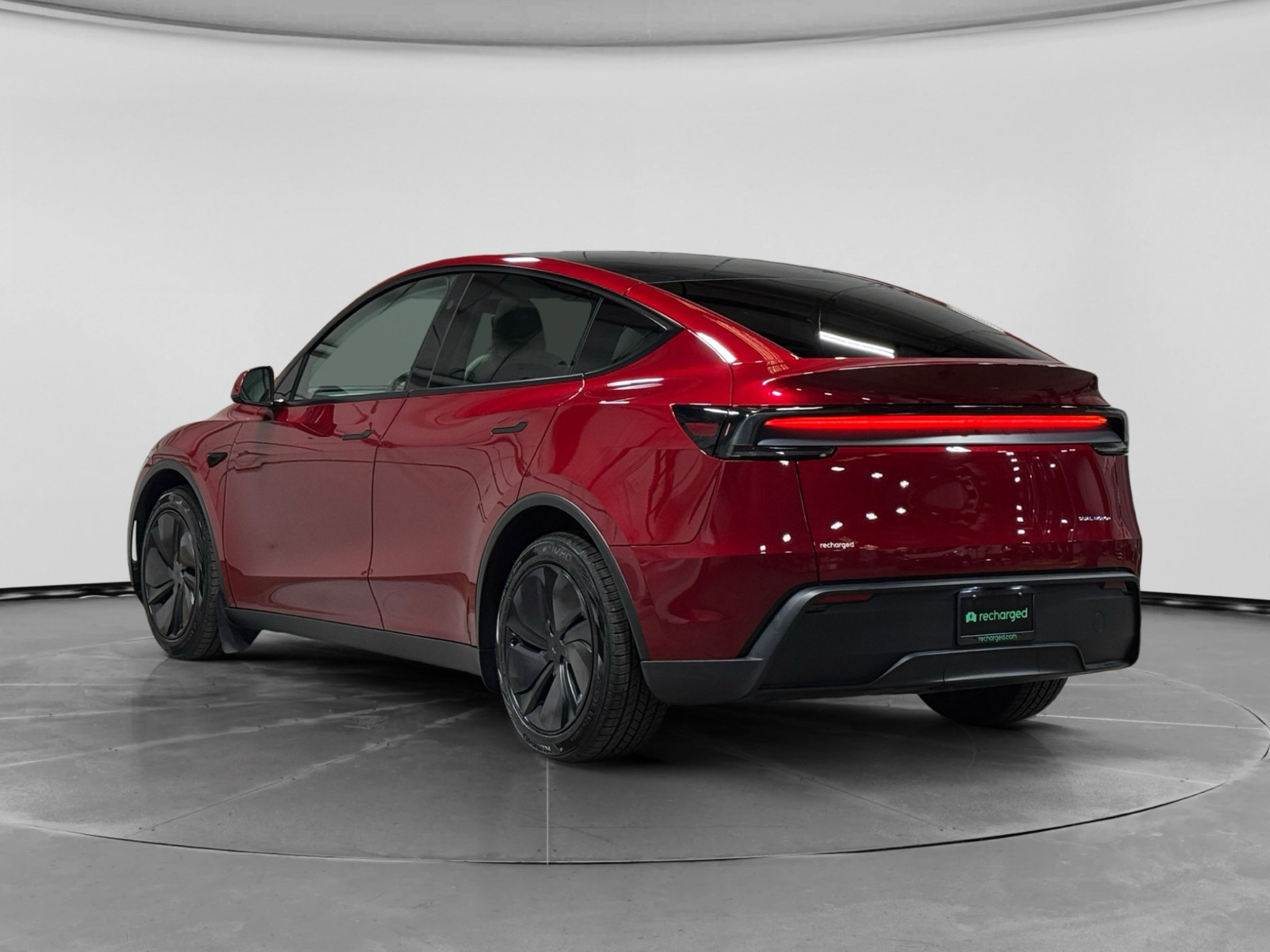Used 2026 Tesla Model Y Long Range AWD/4WD image 2