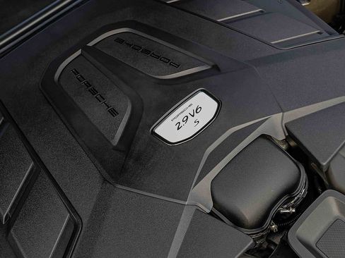 Used 2021 Porsche Cayenne S image 30