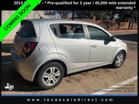 Used 2013 Chevrolet Sonic LT image 2