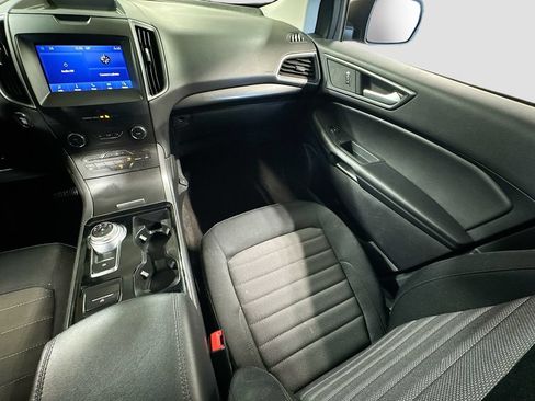 Used 2020 Ford Edge SE FWD image 12