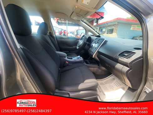 Used 2015 Nissan Leaf S FWD image 11