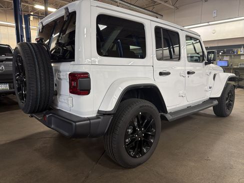 Certified 2025 Jeep Wrangler Sahara image 7