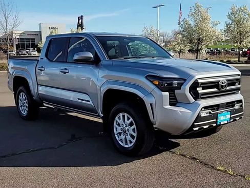 Used 2024 Toyota Tacoma SR5 image 2