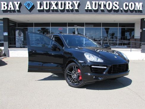 Used 2012 Porsche Cayenne Turbo AWD/4WD image 38