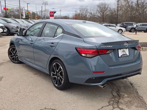 Used 2025 Nissan Sentra SR w/ SR Premium Package image 17