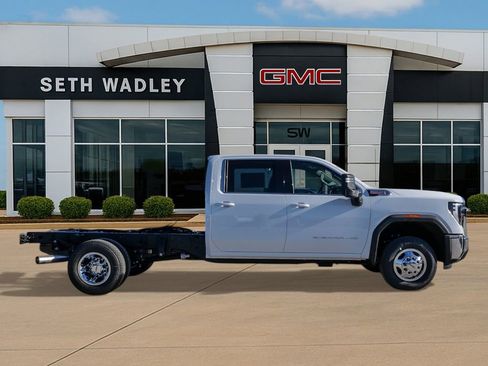 New 2026 GMC Sierra 3500 SLE w/ SLE Convenience Package AWD/4WD image 8