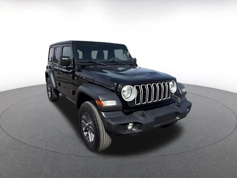 Used 2025 Jeep Wrangler Sport S AWD/4WD image 2