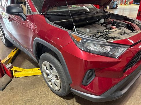 Used 2021 Toyota RAV4 LE AWD/4WD image 10