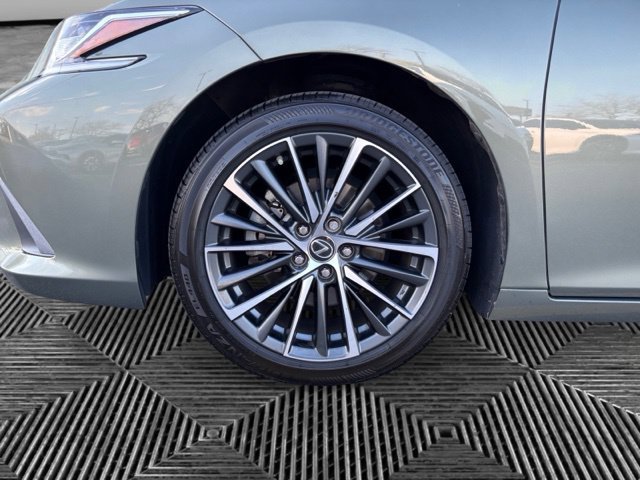 Used 2024 Lexus ES 350 w/ Premium Package FWD image 32