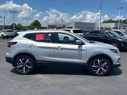 Certified 2022 Nissan Rogue Sport SL FWD image 2