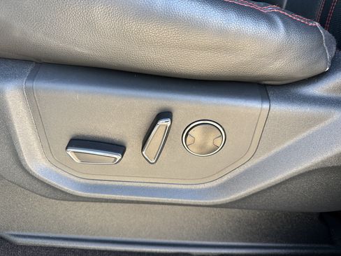 Used 2022 Ford Expedition Max Limited image 13