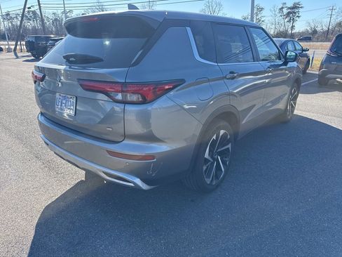 Used 2024 Mitsubishi Outlander SE image 3
