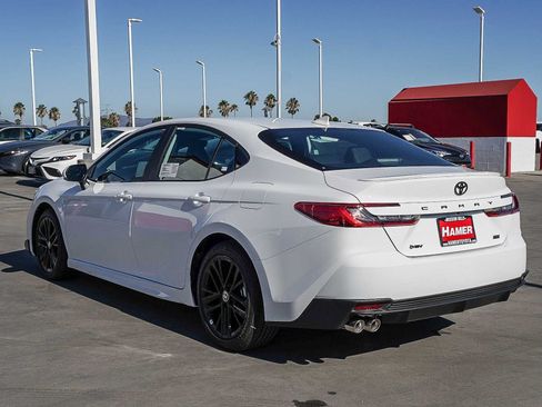 New 2026 Toyota Camry SE w/ Convenience Package FWD image 5