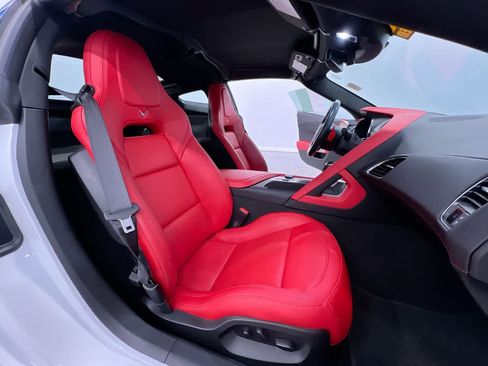 Used 2019 Chevrolet Corvette Stingray Coupe RWD image 35