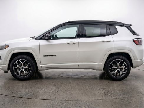 Used 2025 Jeep Compass Limited AWD/4WD image 5