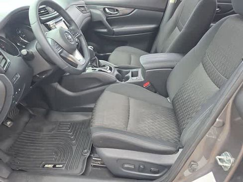 Used 2019 Nissan Rogue FWD image 17