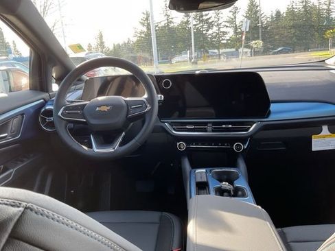 New 2026 Chevrolet Equinox EV LT image 12