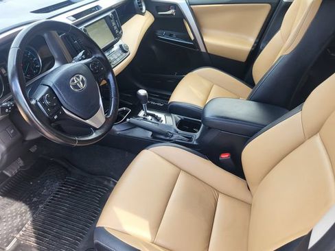 Used 2018 Toyota RAV4 Limited w/ Advanced Technology Package AWD/4WD image 11