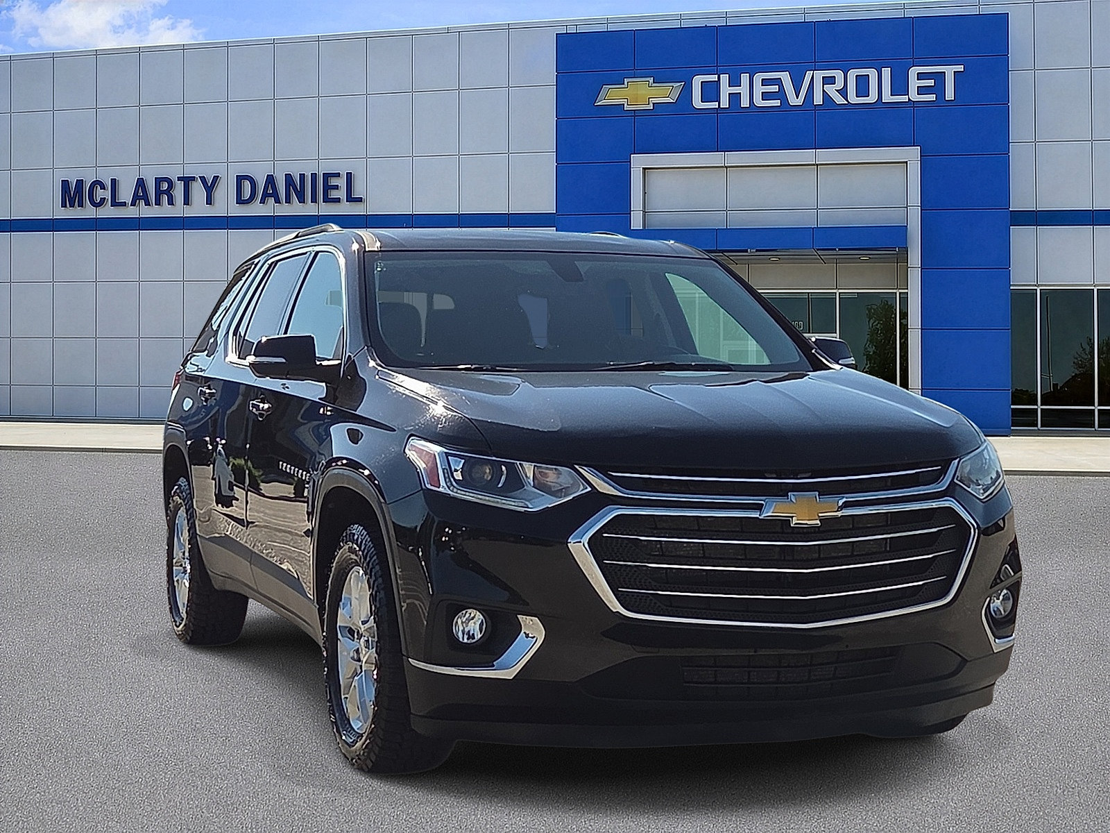 Used 2021 Chevrolet Traverse LT FWD image 1
